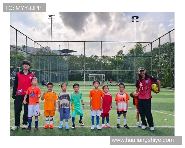 足球明星的儿女们如何在绿茵场外享受快乐童年生活的点滴瞬间