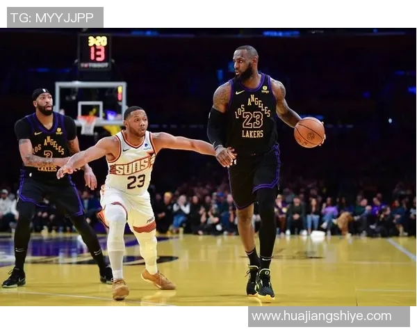 太阳与湖人激战再续NBA季后赛精彩对决引发球迷热议与期待